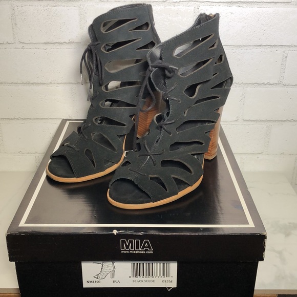 Mia Ira Black Suede Lace-Up Gladiator Sandals - Picture 7 of 16